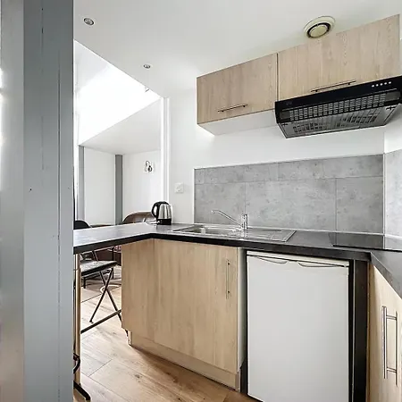 Проживание в семье La Capsule Colocation Partage A Deux Personnes Maximum